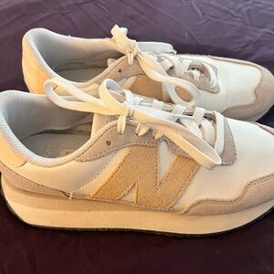 New Balance 237 Women’s Sneakers